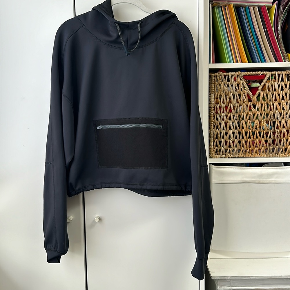 FP Movement by Free People Black Pullover Hoodie Semi-cropped in Size M